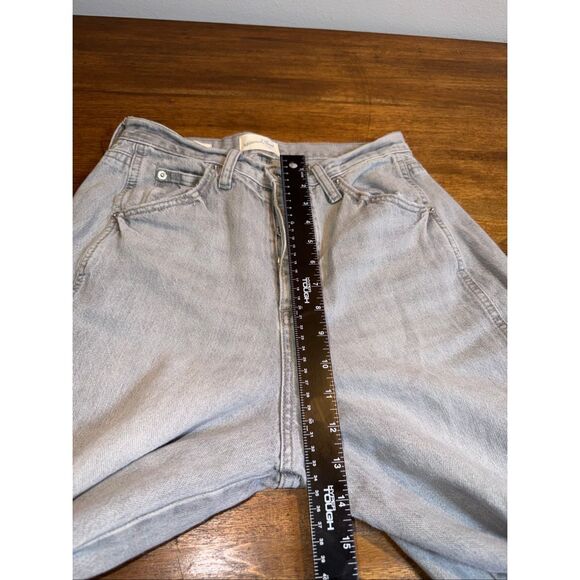 Universal Thread High-Rise Curved Leg Barrel Jeans - Picture 7 of 8